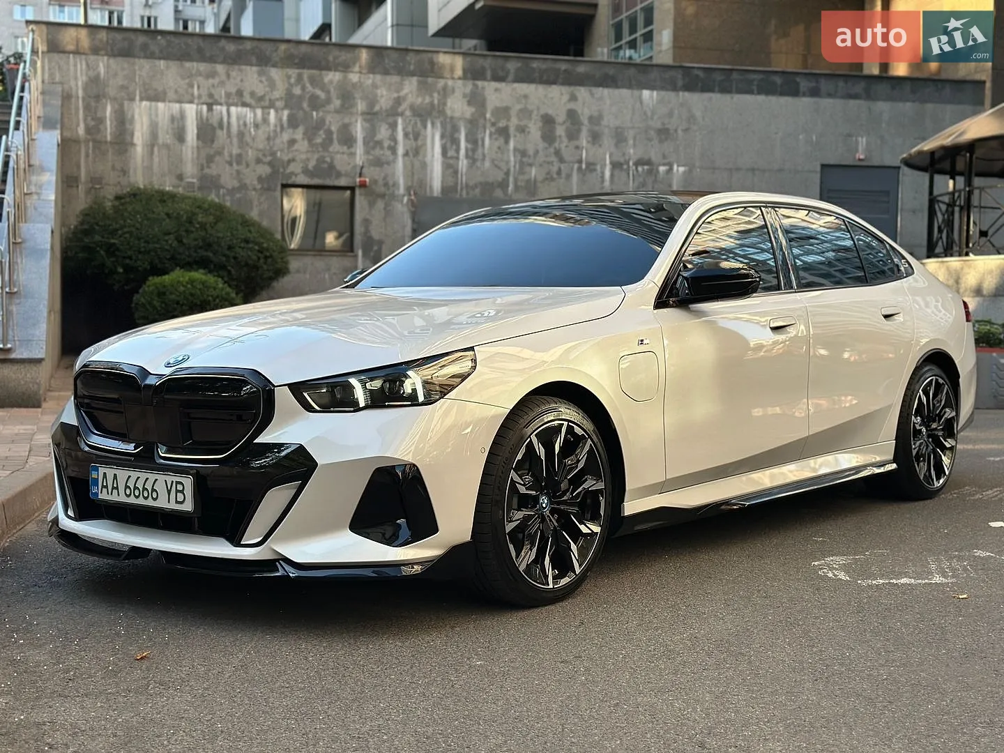 BMW i5, 2024