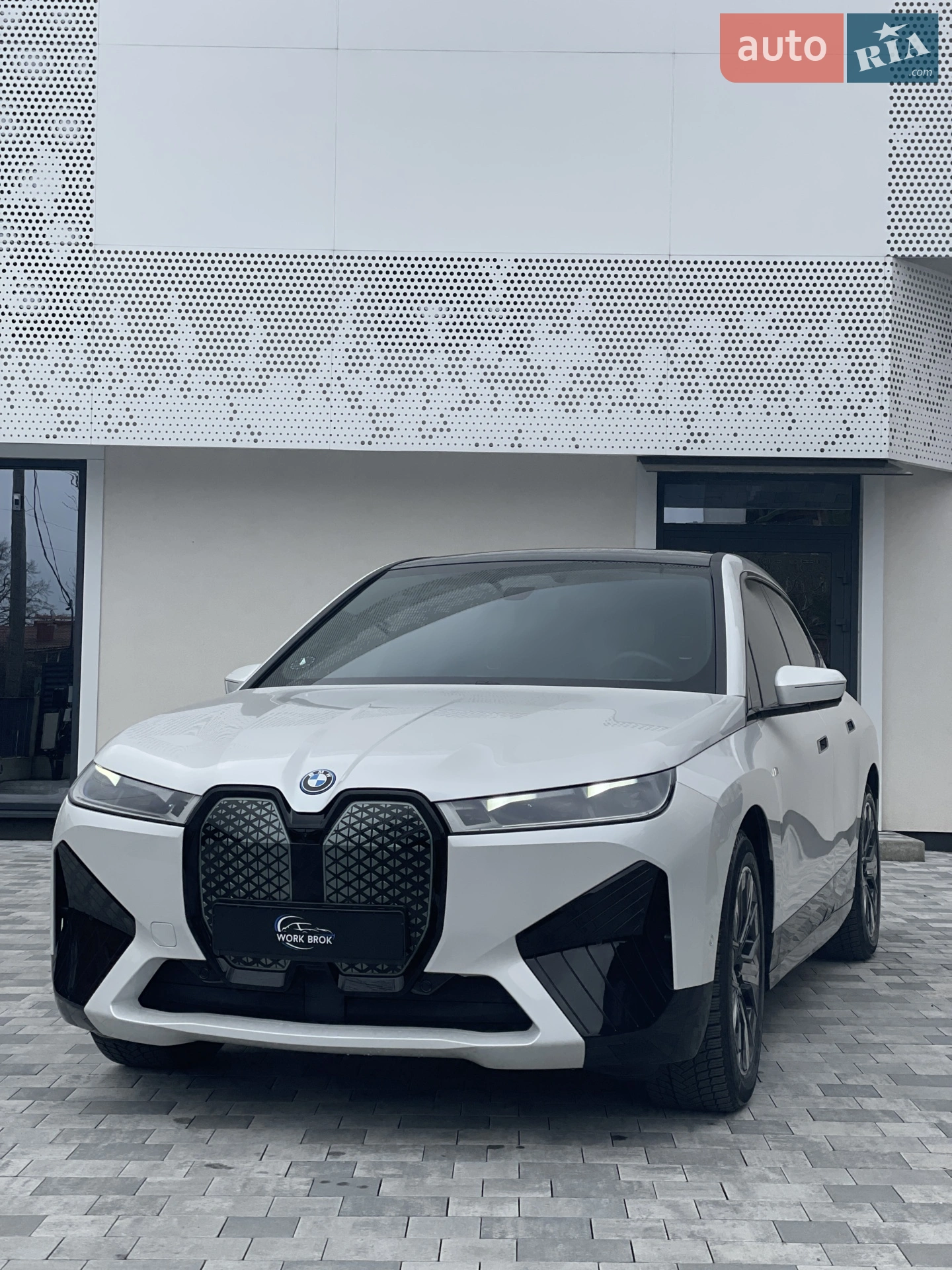 BMW iX 2023 — 1