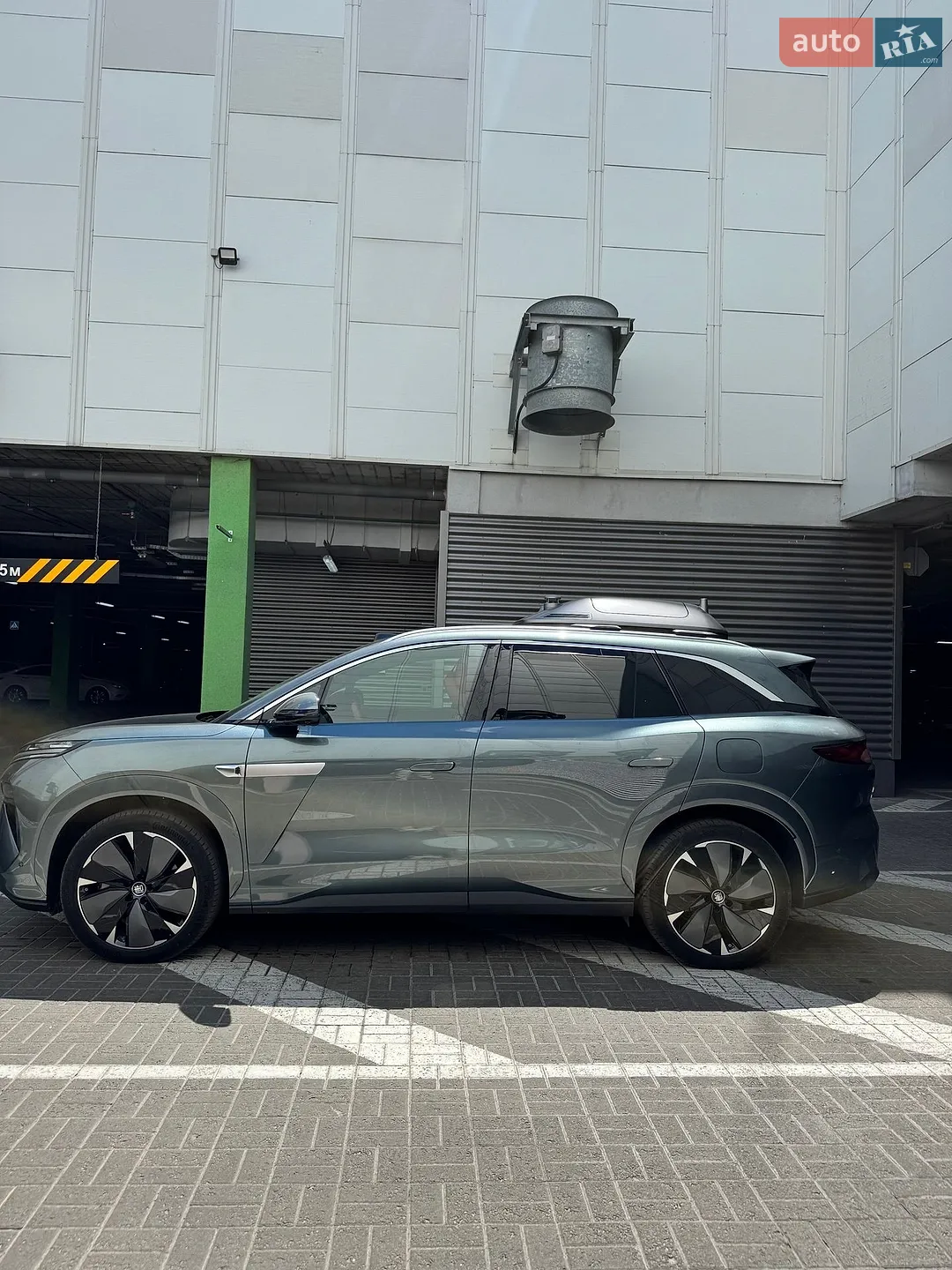 BYD Tang L, 2025