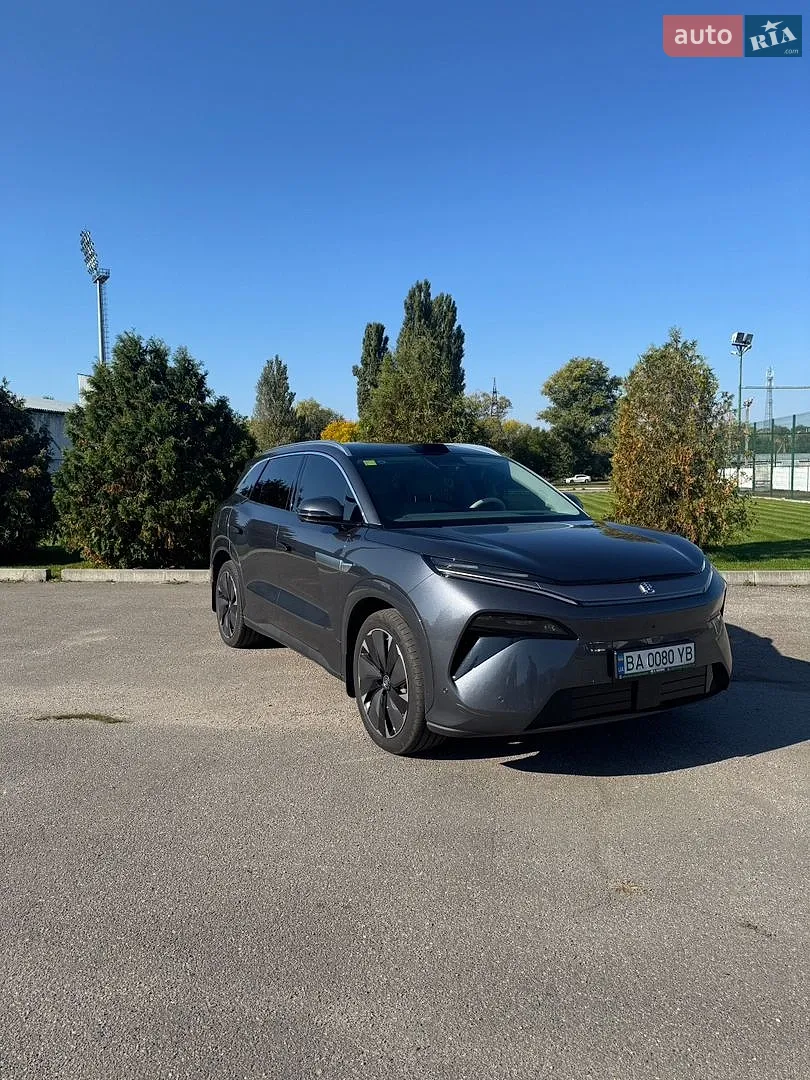BYD Tang L, 2025