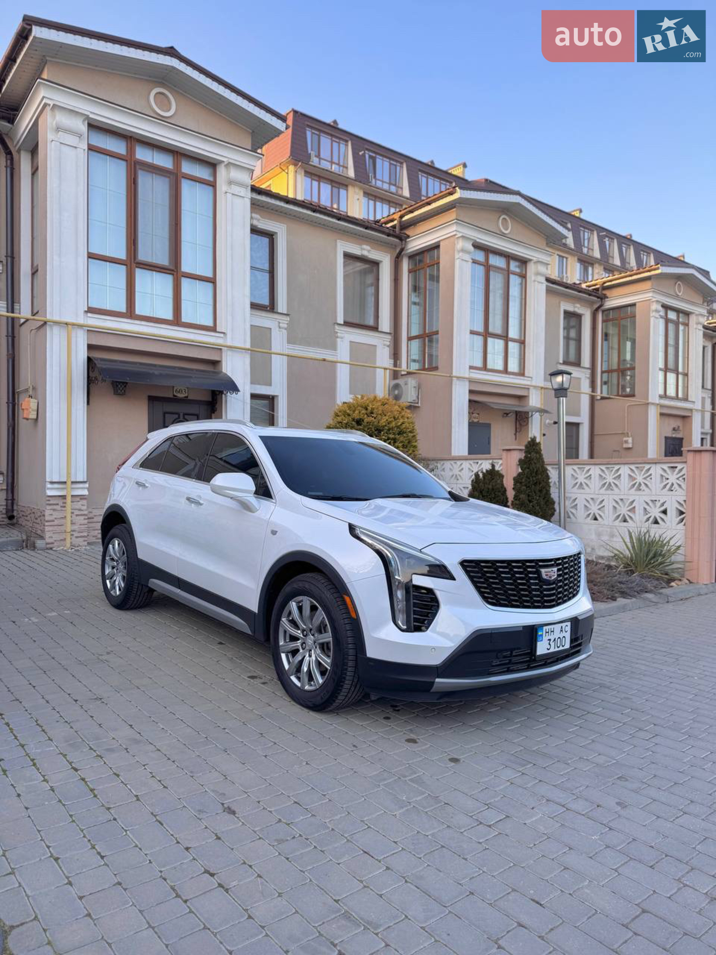 Cadillac XT4 2019 — 1