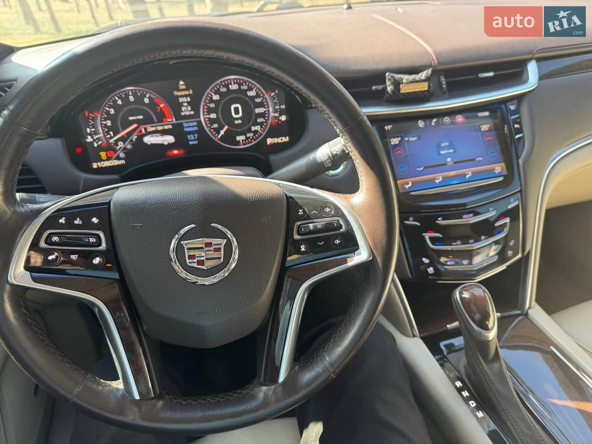 Cadillac XTS, 2013