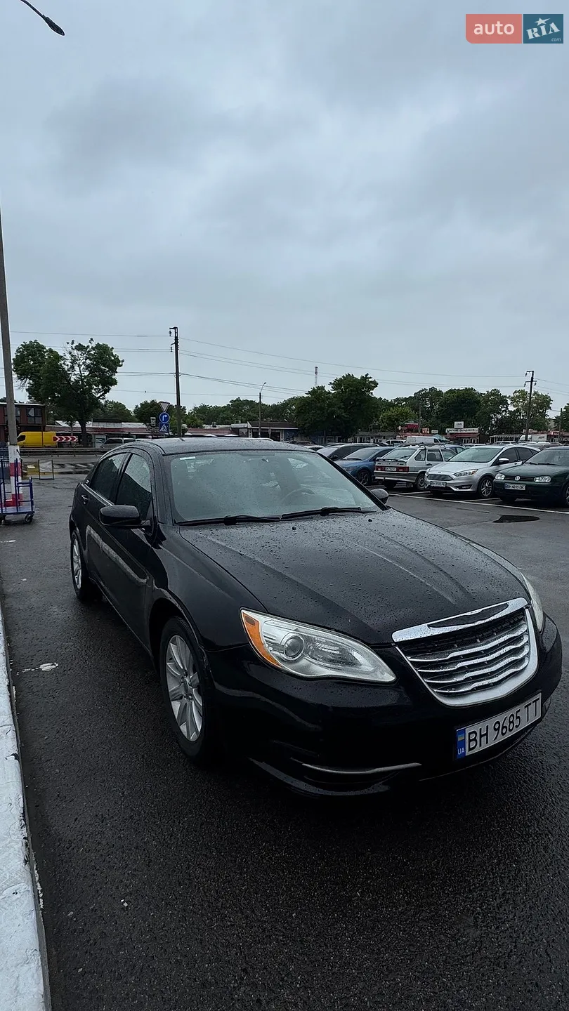 Chrysler 200, 2012