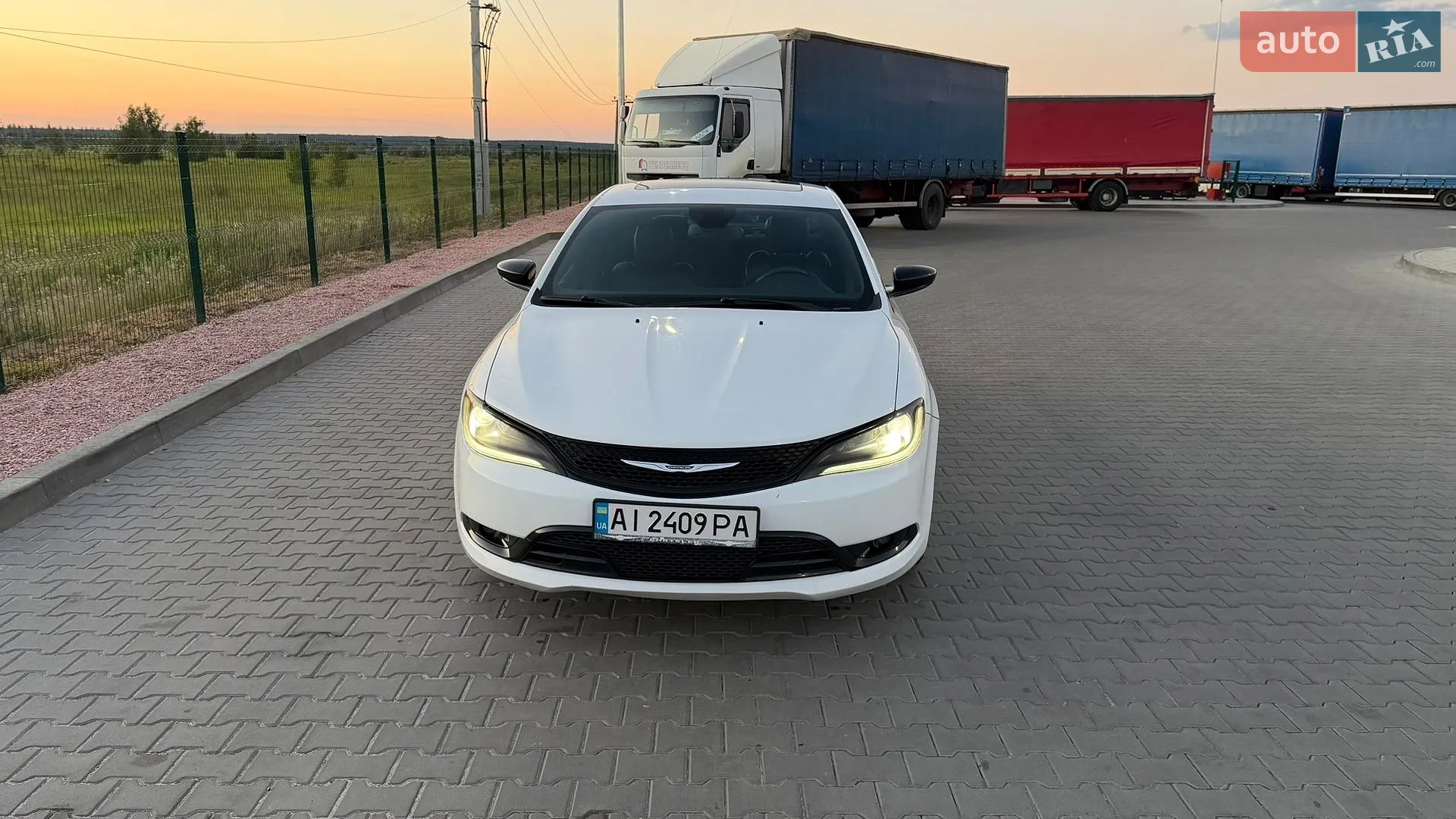 Chrysler 200, 2015