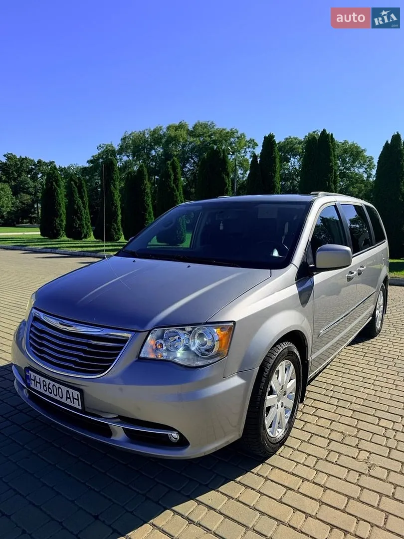 Chrysler Town & Country, 2013