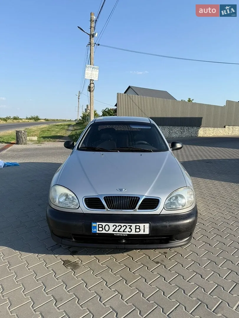 Daewoo Lanos, 1998