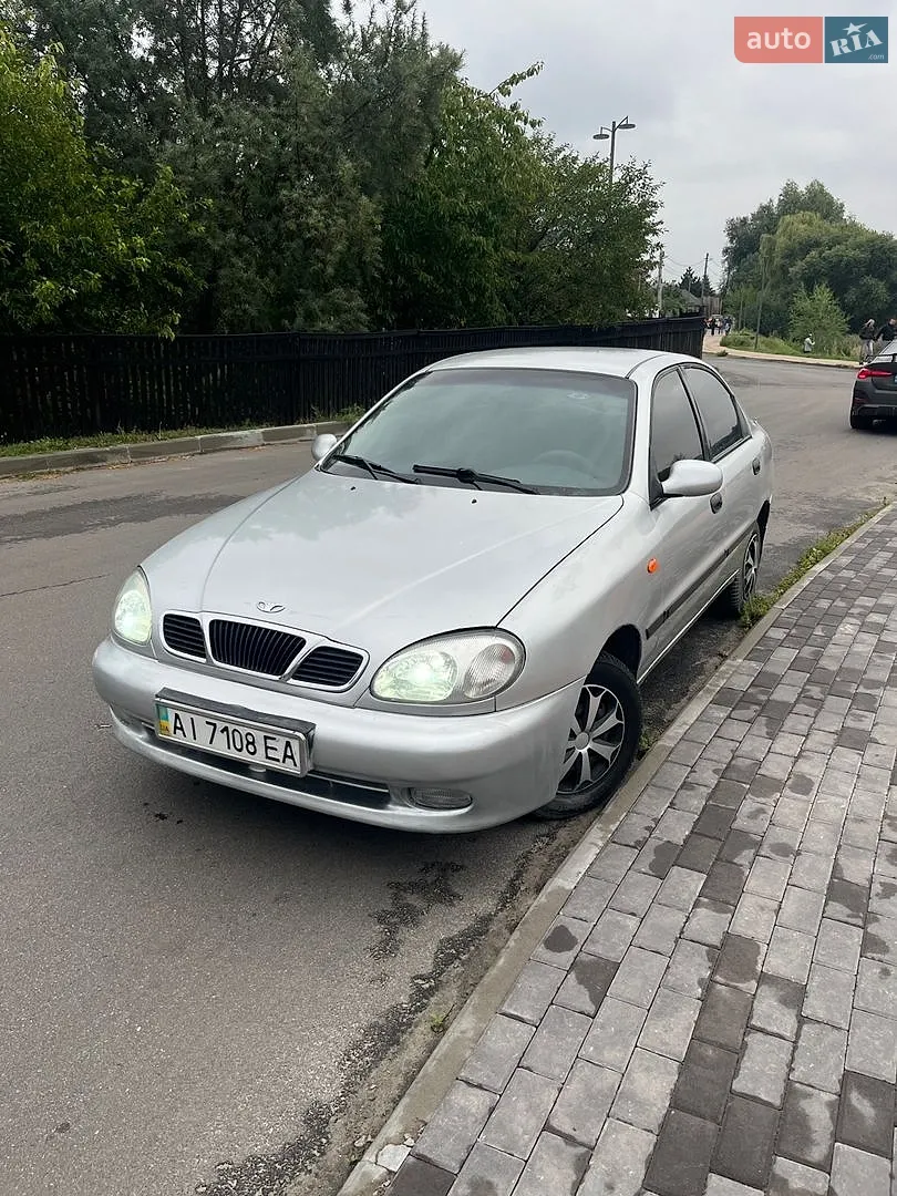 Daewoo Lanos, 1998