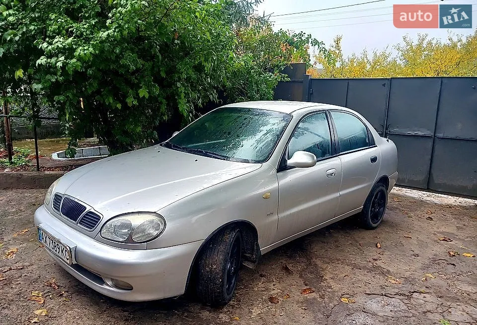 Daewoo Lanos, 1998