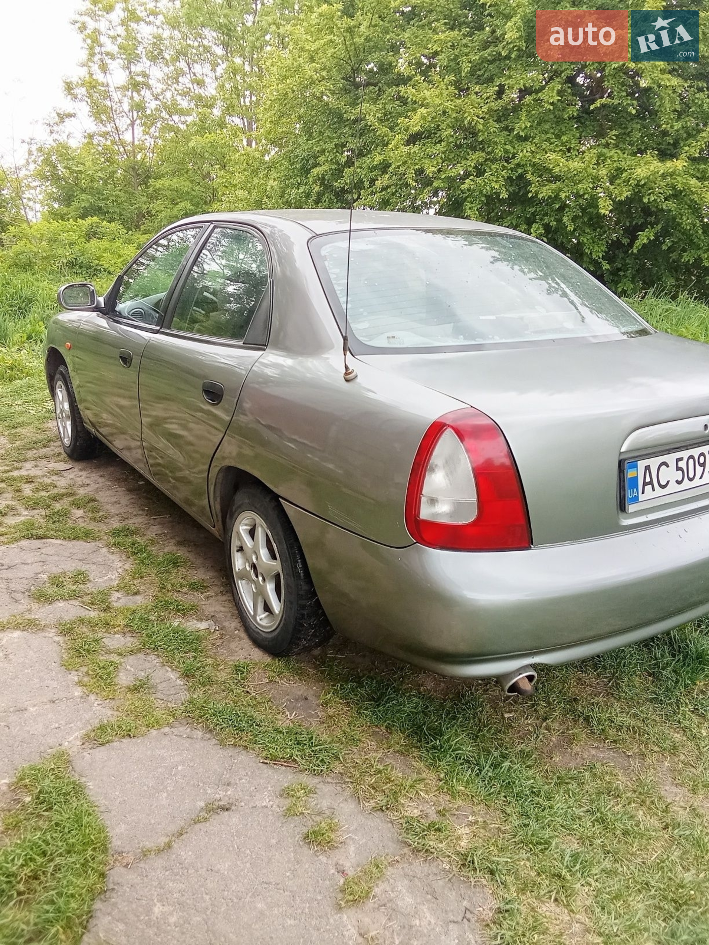 Daewoo Nubira, 1998