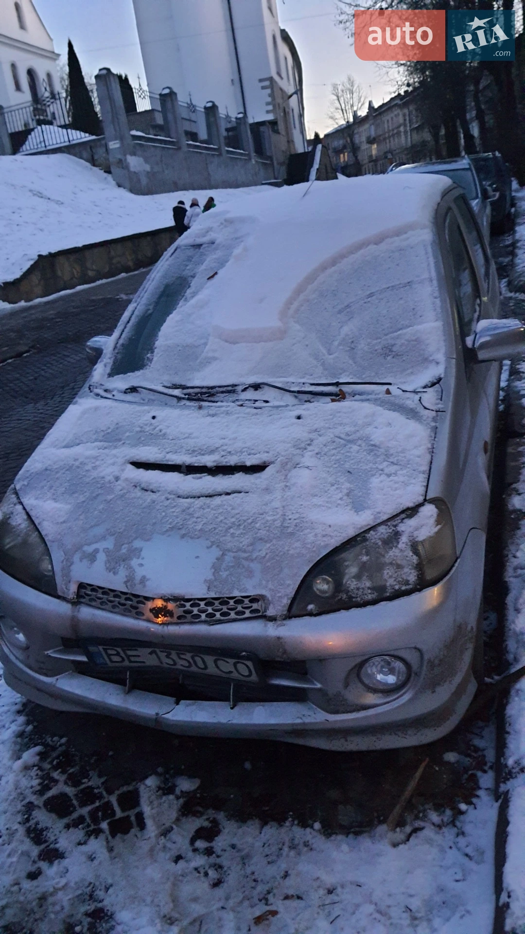 Daihatsu YRV, 2004