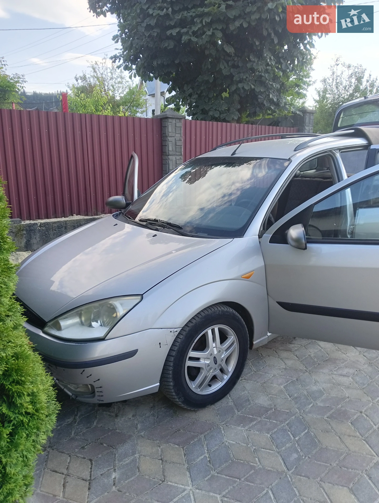 Ford Focus, 2001