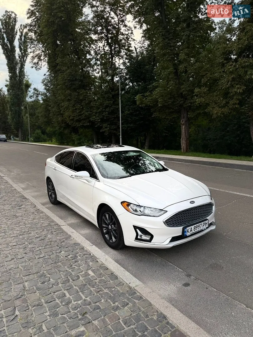 Ford Fusion, 2016