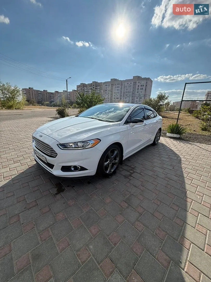 Ford Fusion, 2015