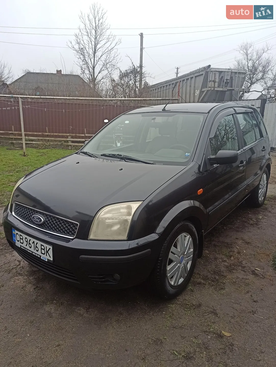 Ford Fusion, 2004