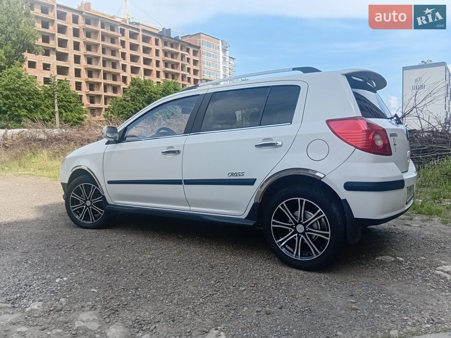 Geely MK Cross, 2012