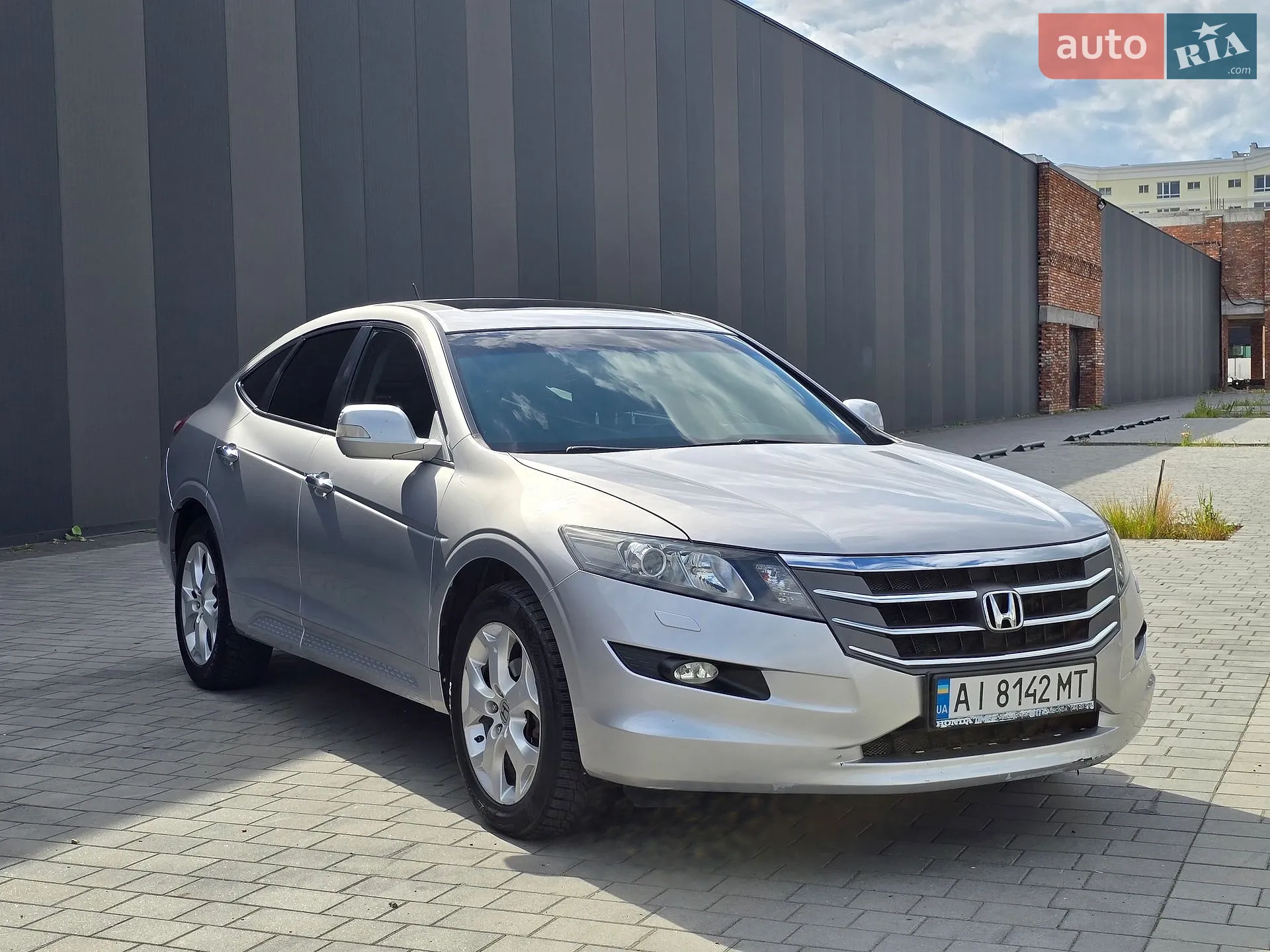Honda Crosstour, 2011