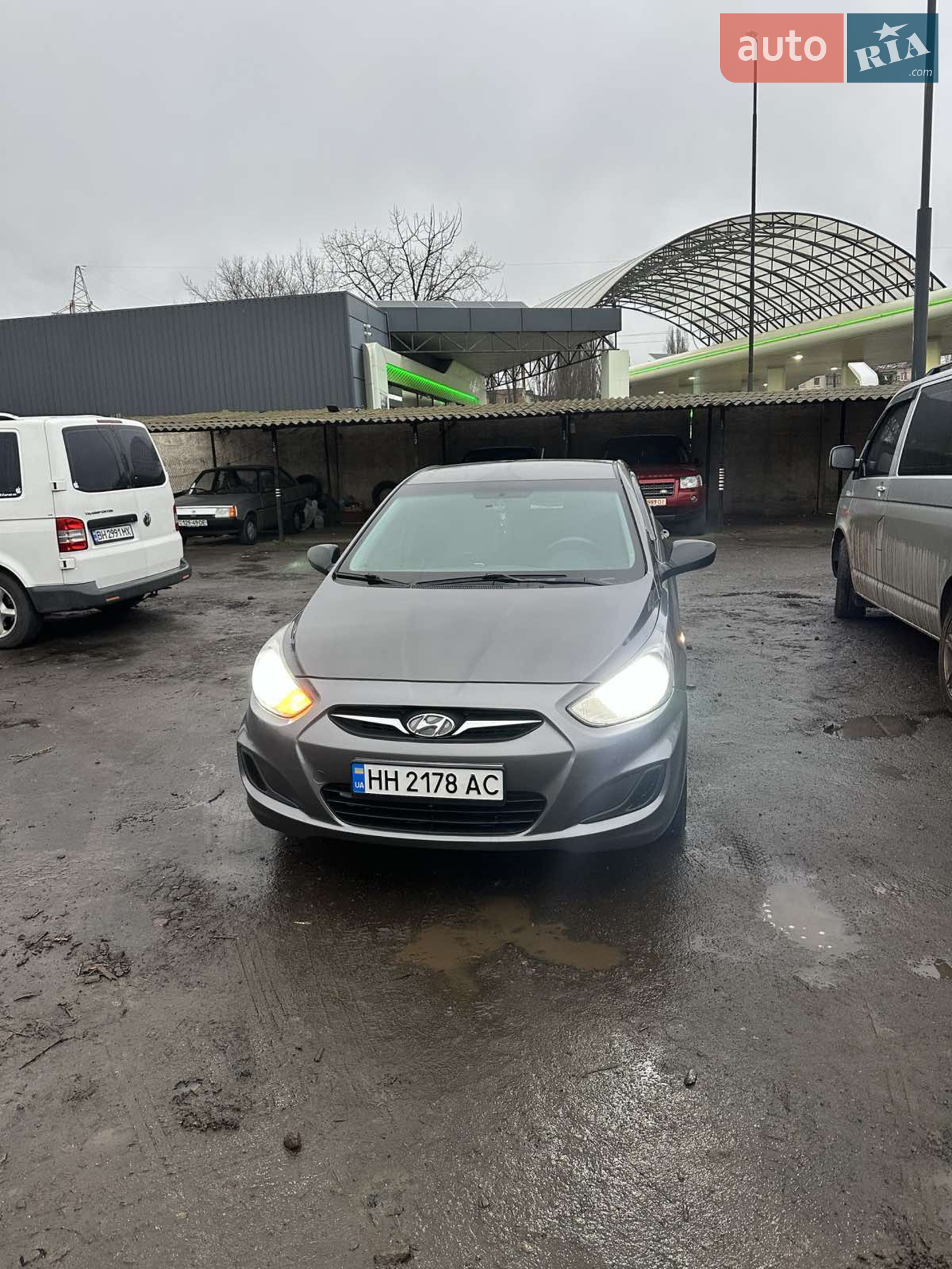 Hyundai Accent, 2011