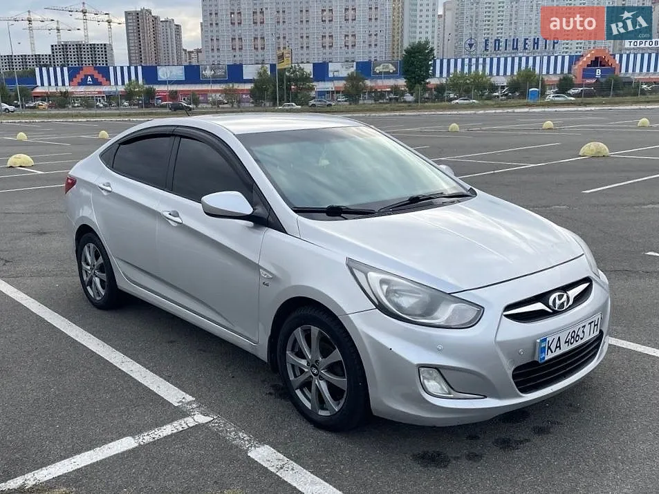 Hyundai Accent, 2012