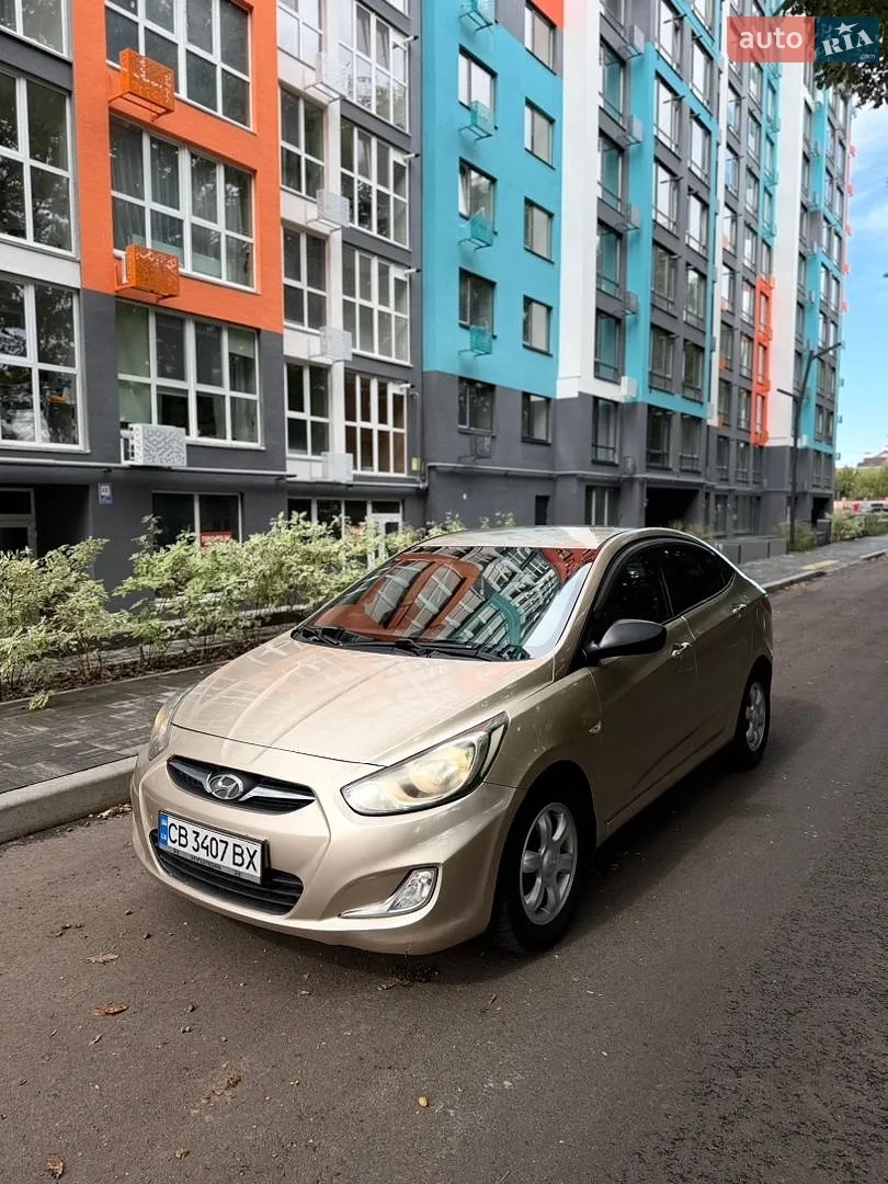 Hyundai Accent, 2011