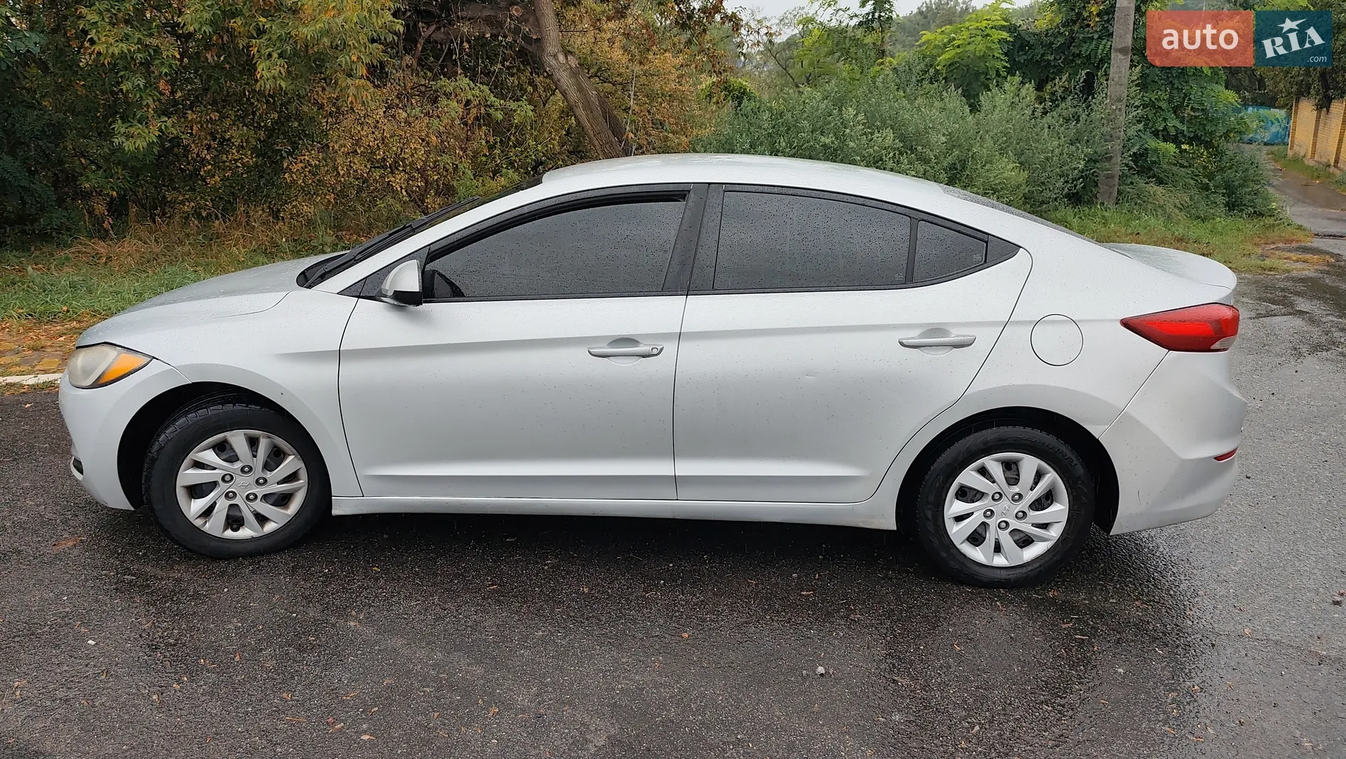 Hyundai Elantra 2018 — 1