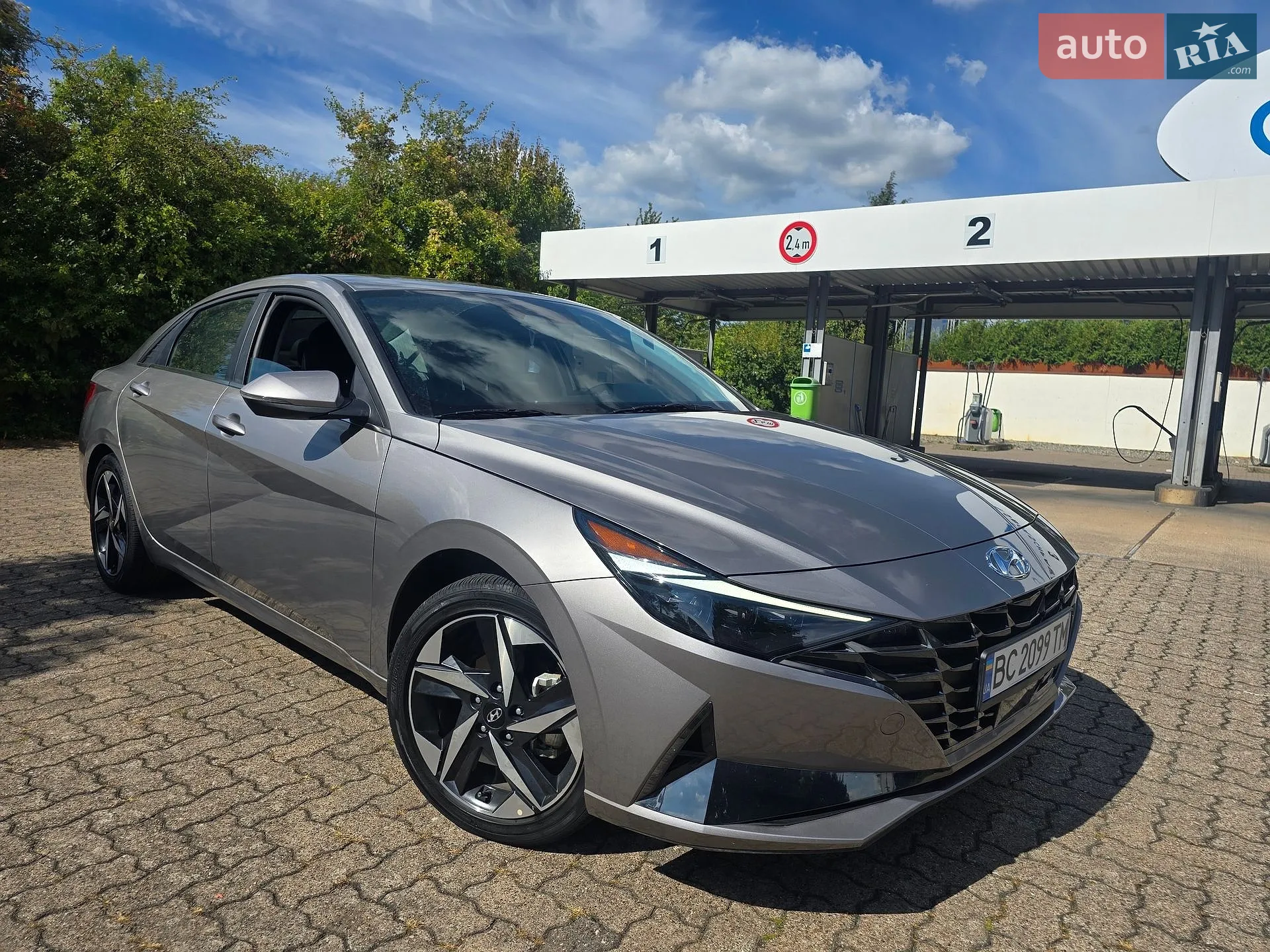 Hyundai Elantra, 2023