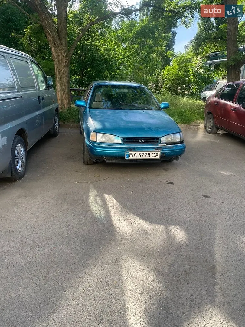 Hyundai Elantra, 1992