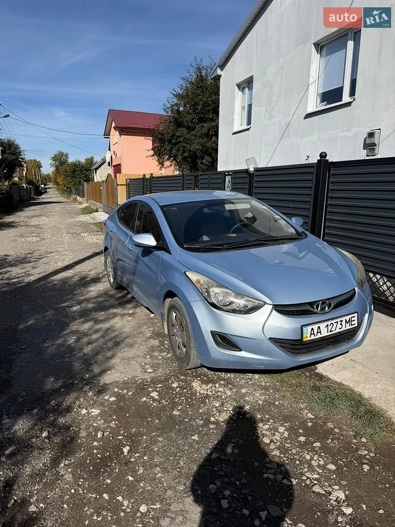 Hyundai Elantra, 2012