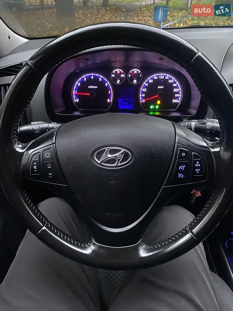 Hyundai i30, 2011