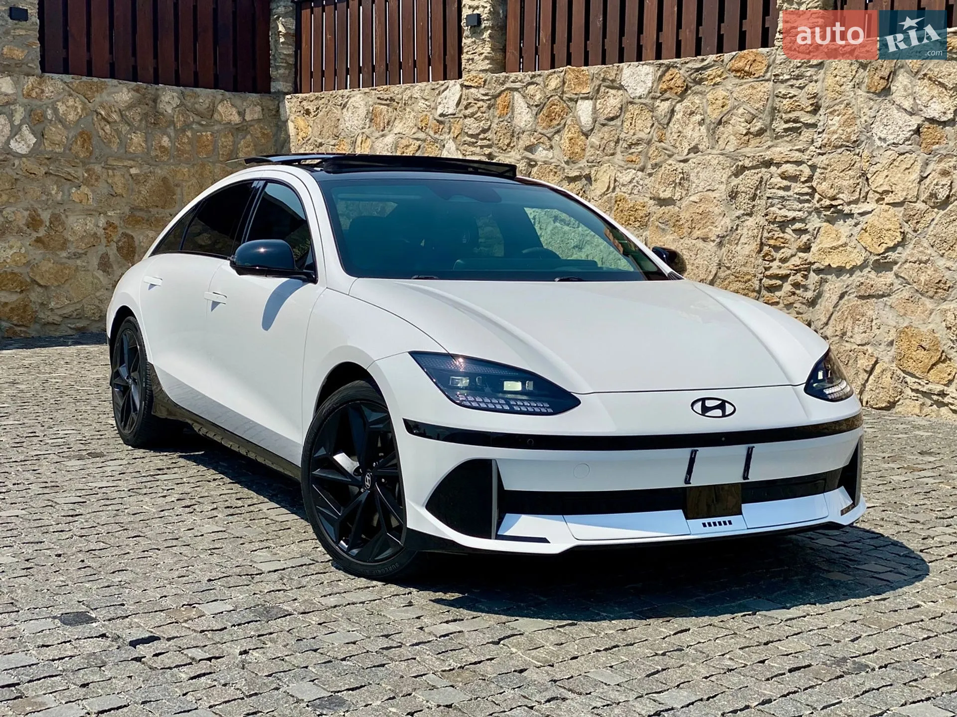 Hyundai Ioniq 6, 2023