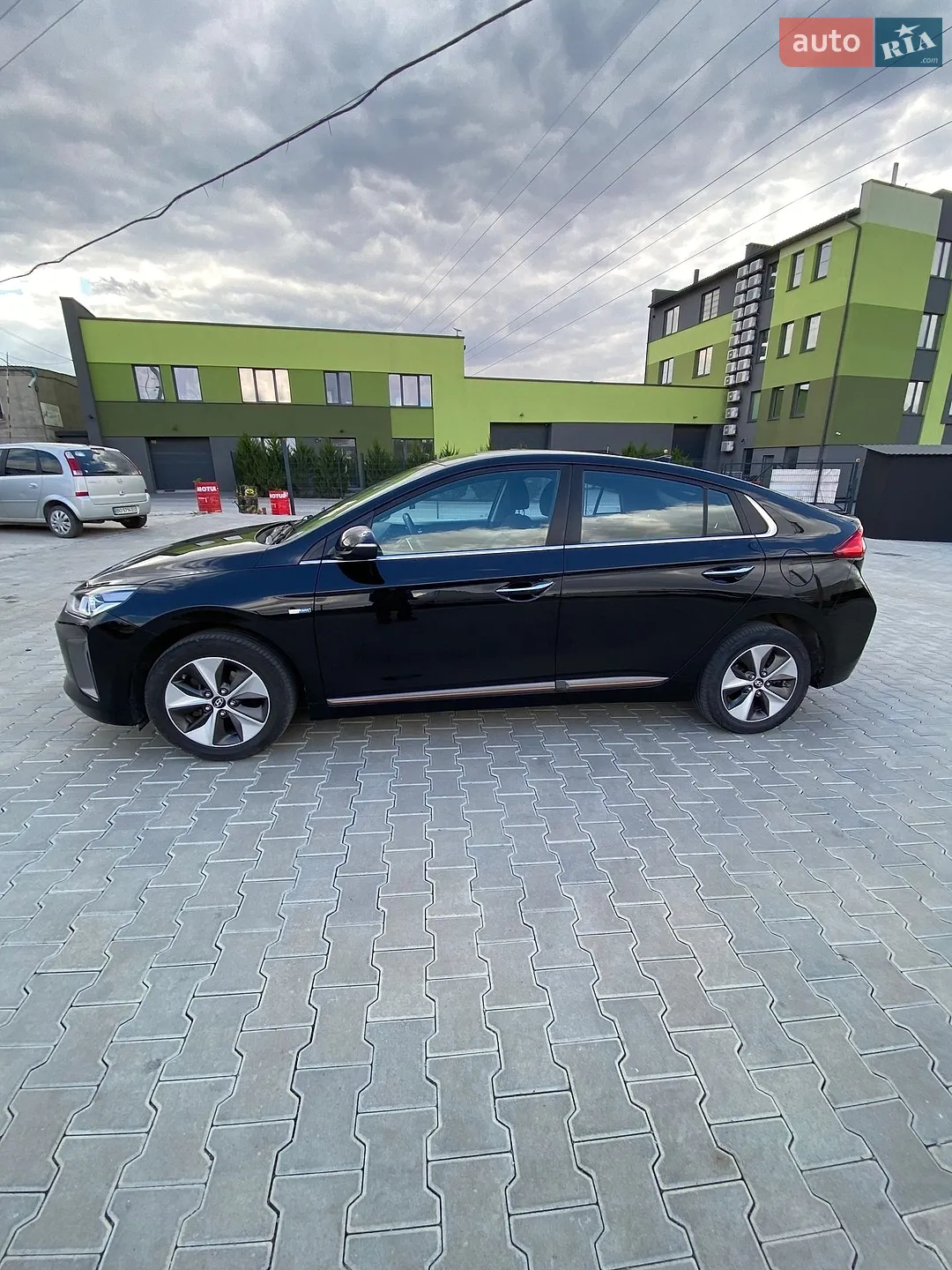 Hyundai Ioniq, 2017