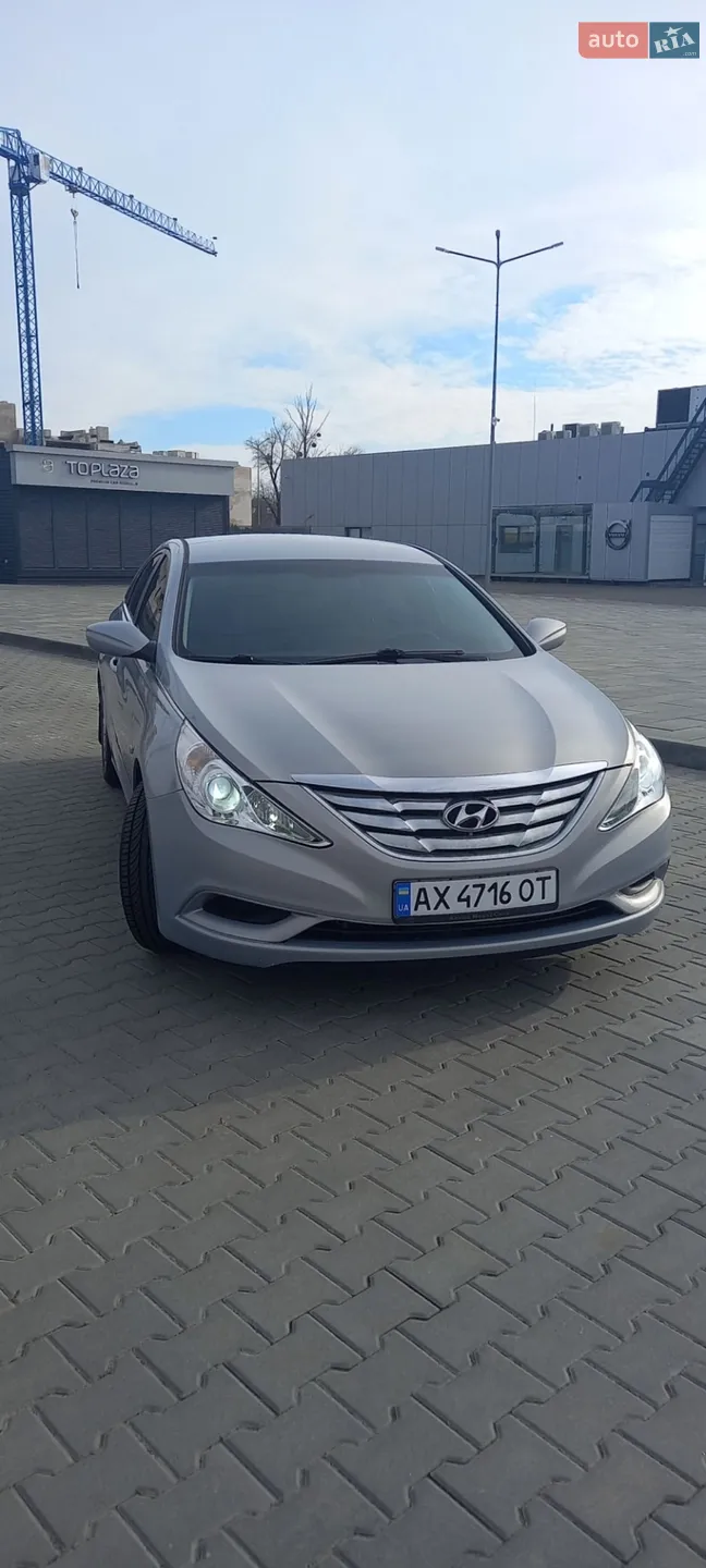 Hyundai Sonata, 2011