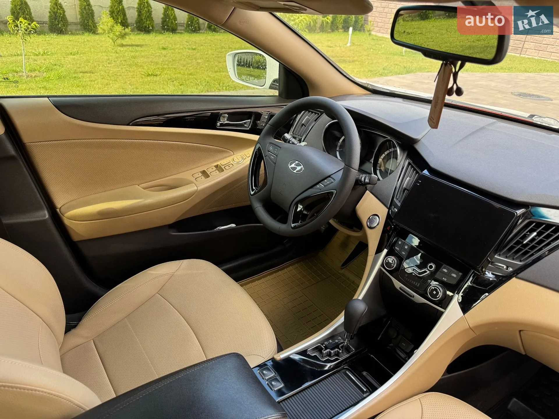Hyundai Sonata, 2011