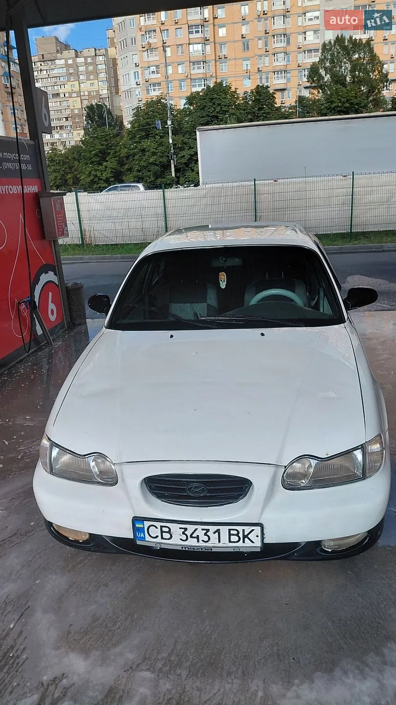 Hyundai Sonata, 1998