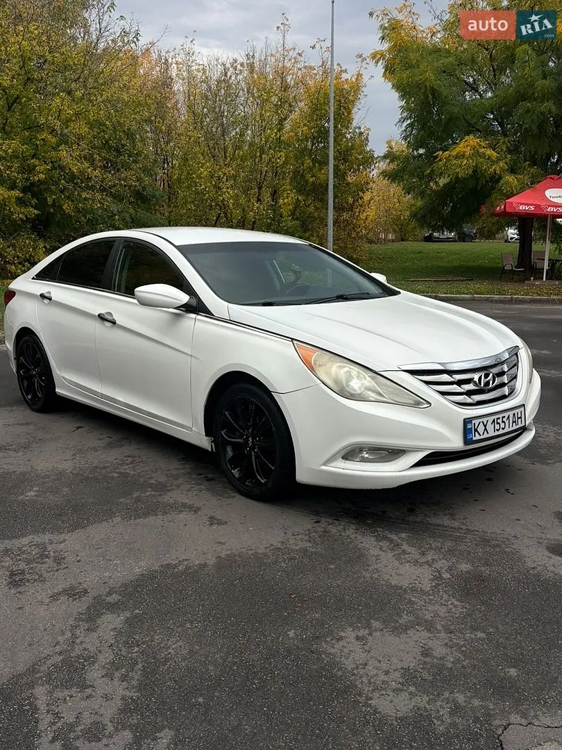 Hyundai Sonata, 2011