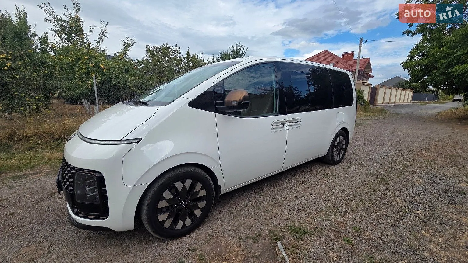 Hyundai Staria, 2023
