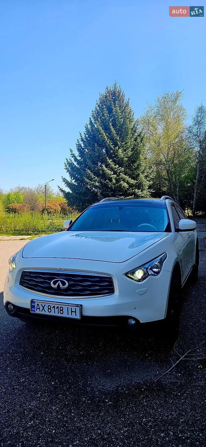 Infiniti FX 37, 2011