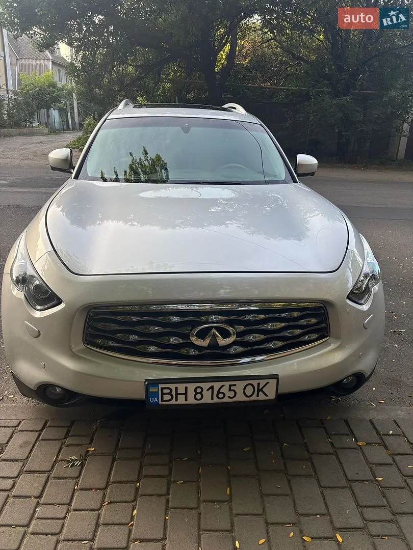 Infiniti FX 37, 2010