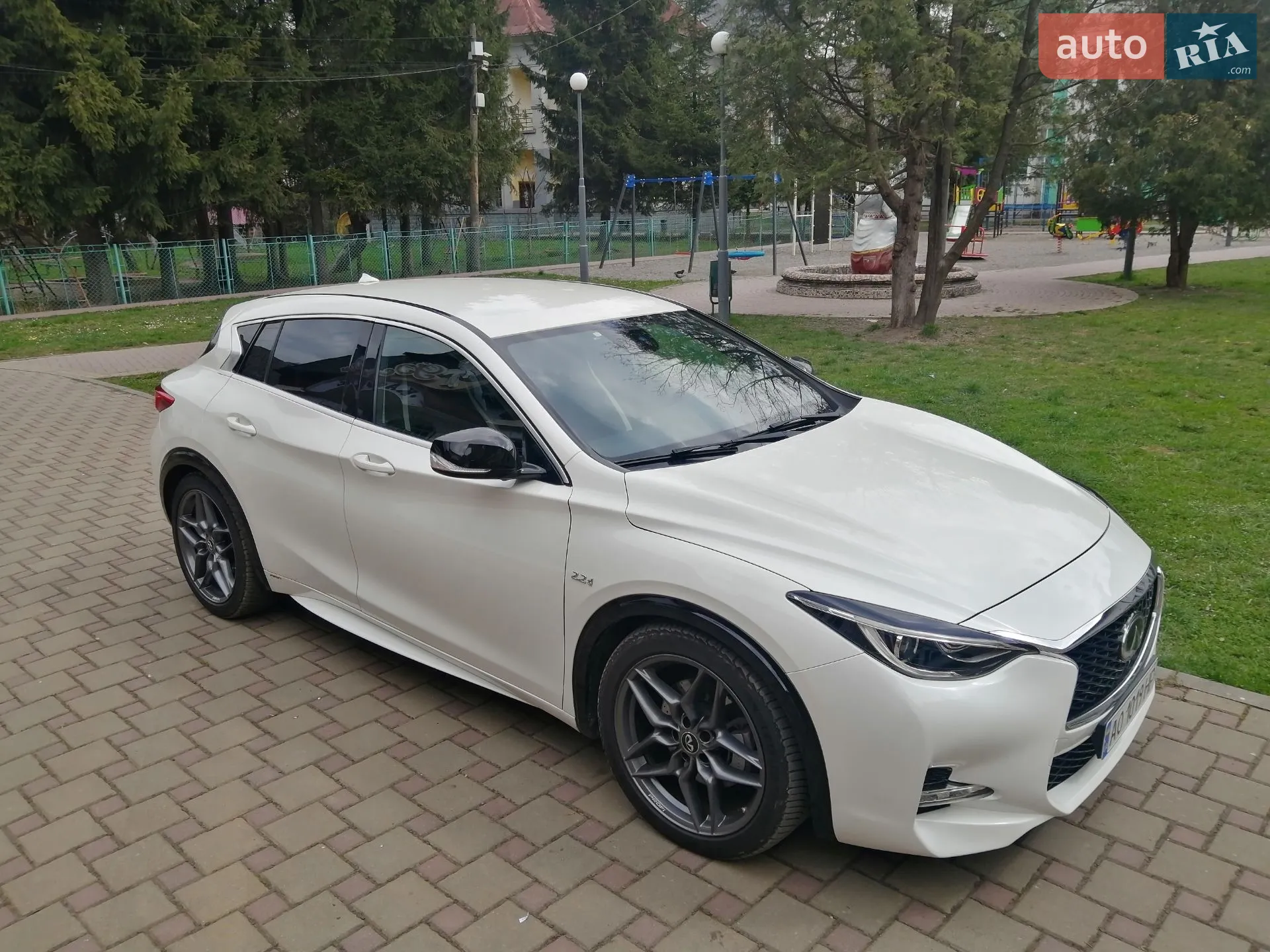 Infiniti Q30, 2016