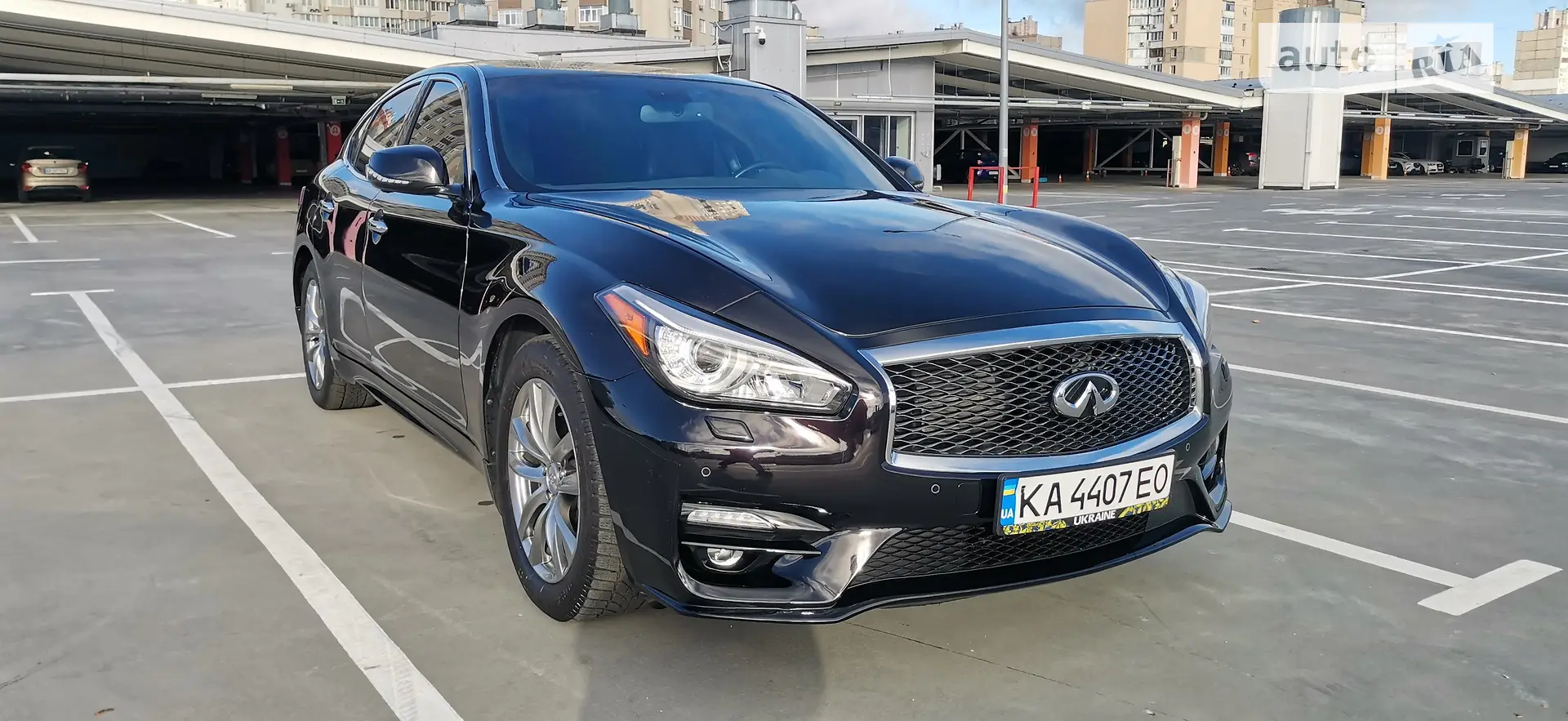 Infiniti Q70, 2015