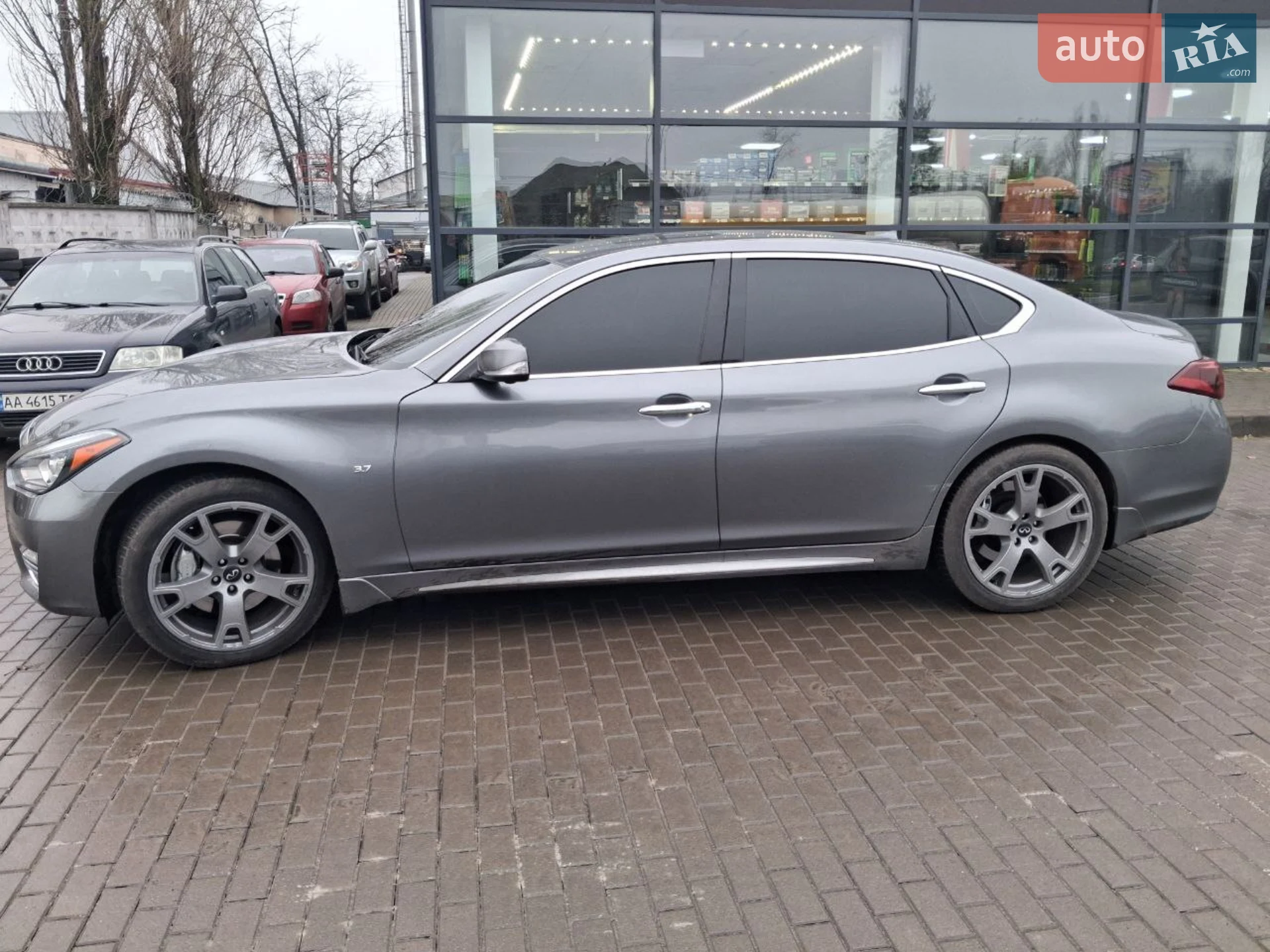 Infiniti Q70, 2015