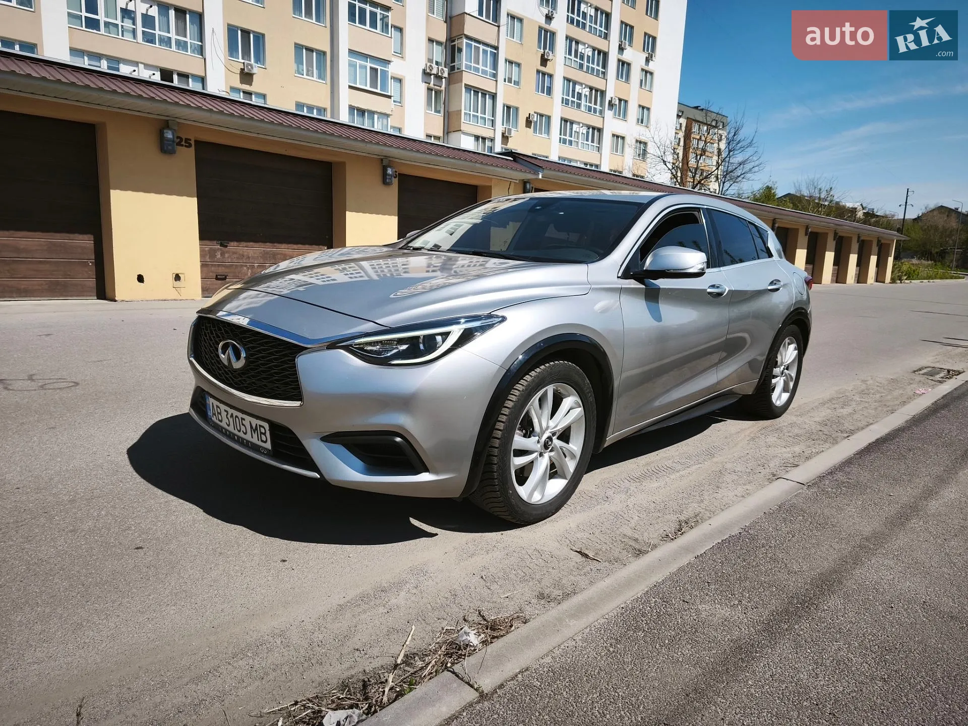 Infiniti QX30, 2017