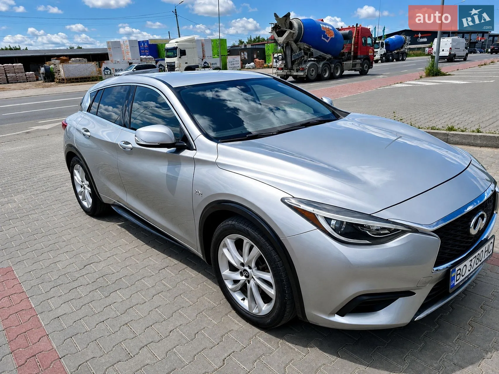Infiniti QX30, 2017
