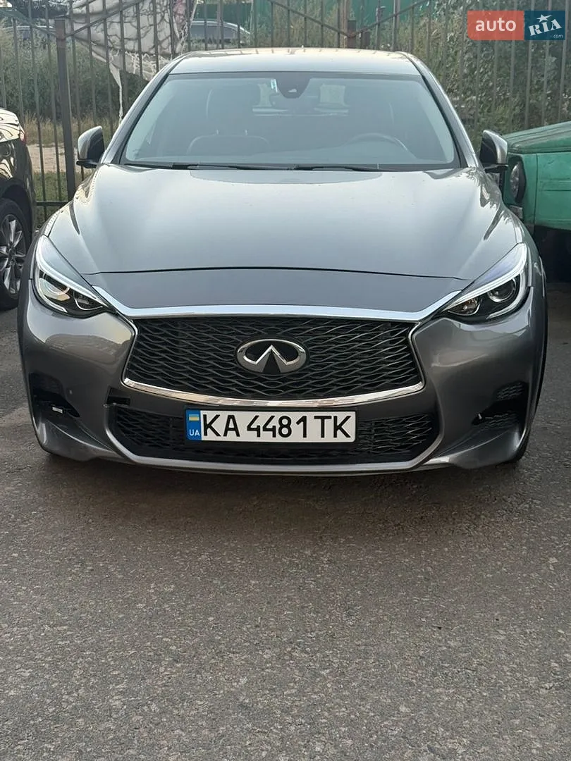 Infiniti QX30, 2016