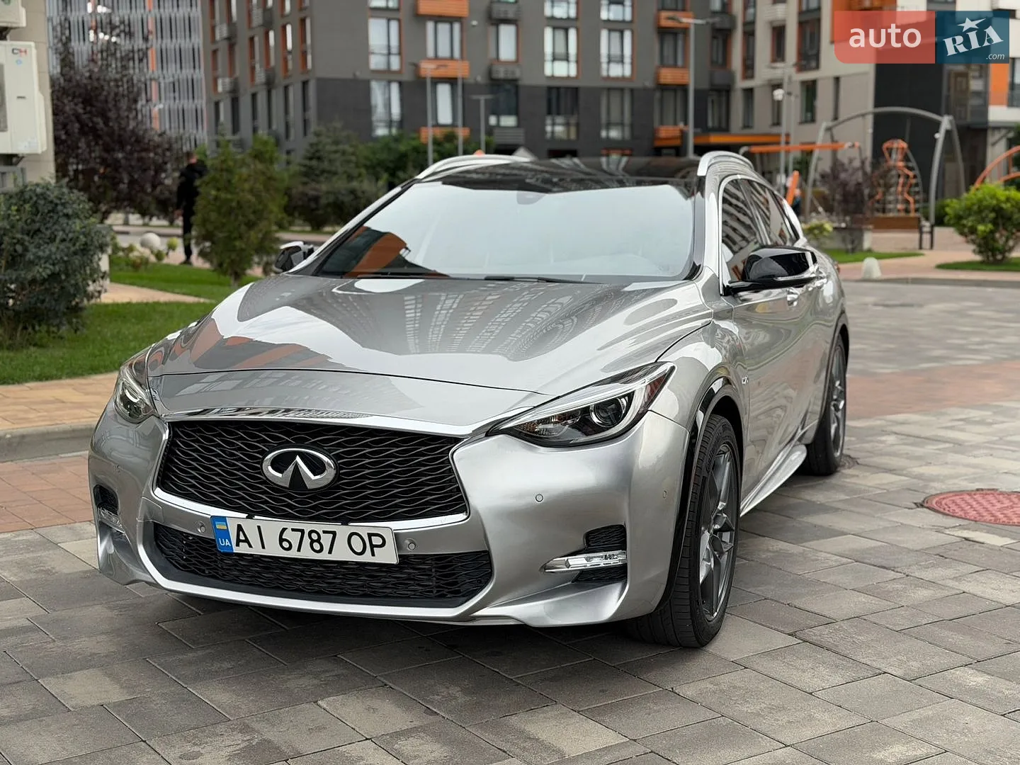 Infiniti QX30, 2016