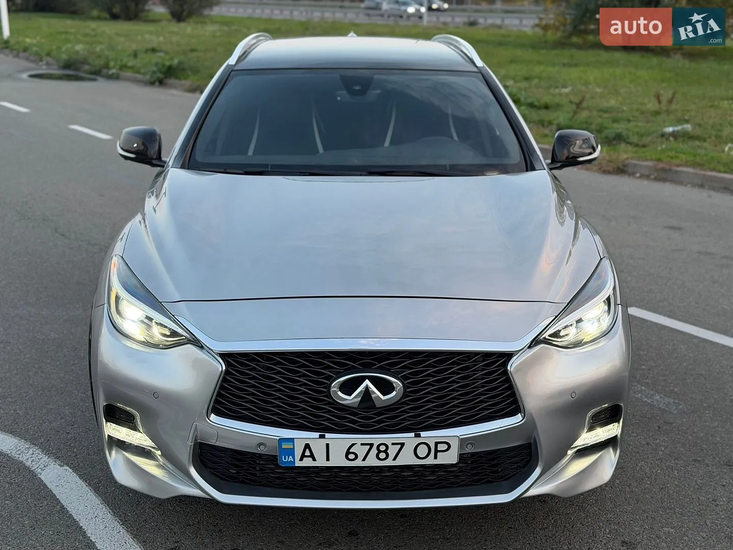 Infiniti QX30, 2016