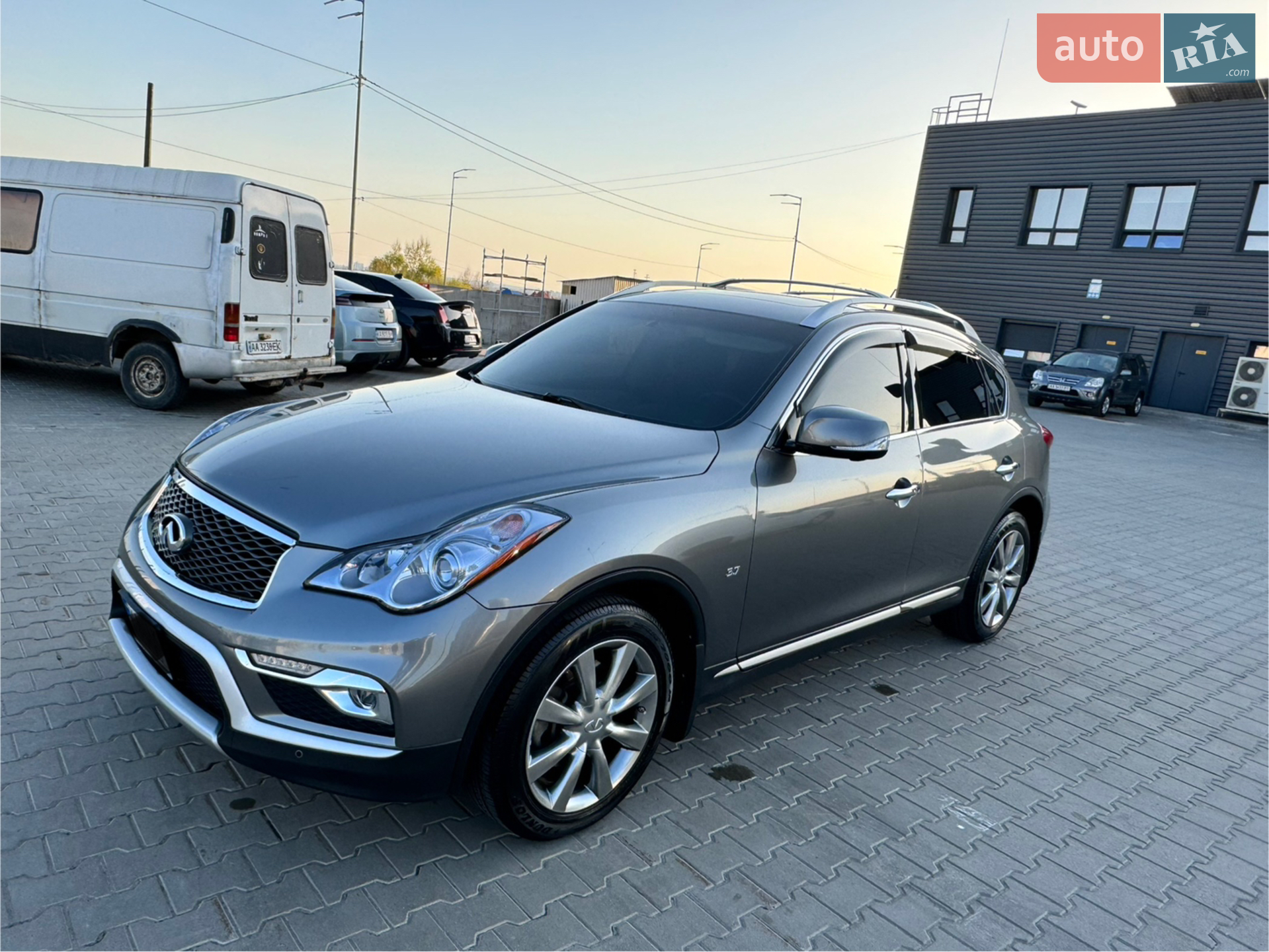 Infiniti QX50 2017 — 1