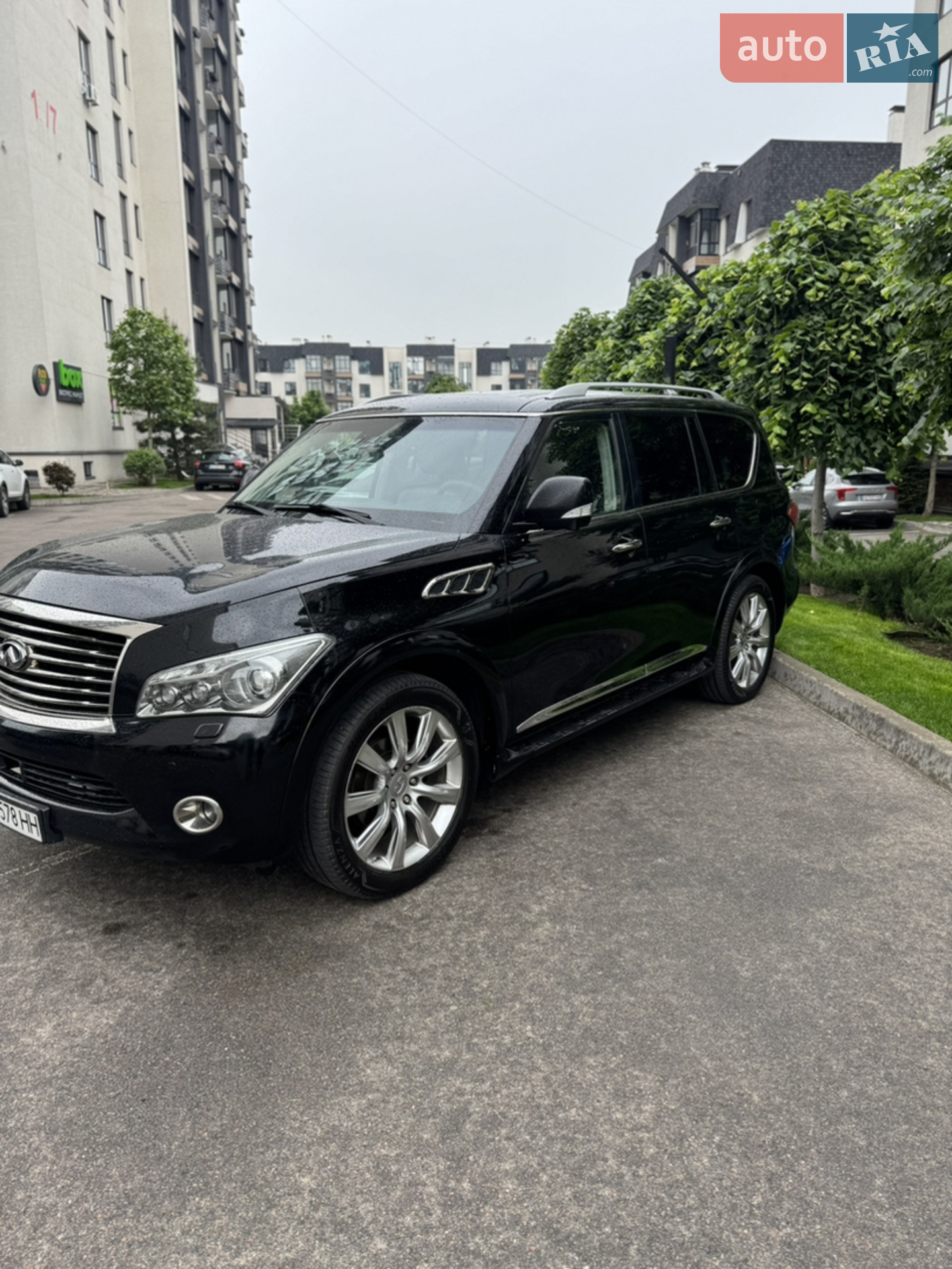 Infiniti QX56, 2012