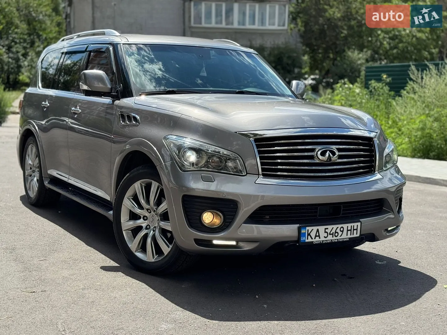 Infiniti QX56, 2012