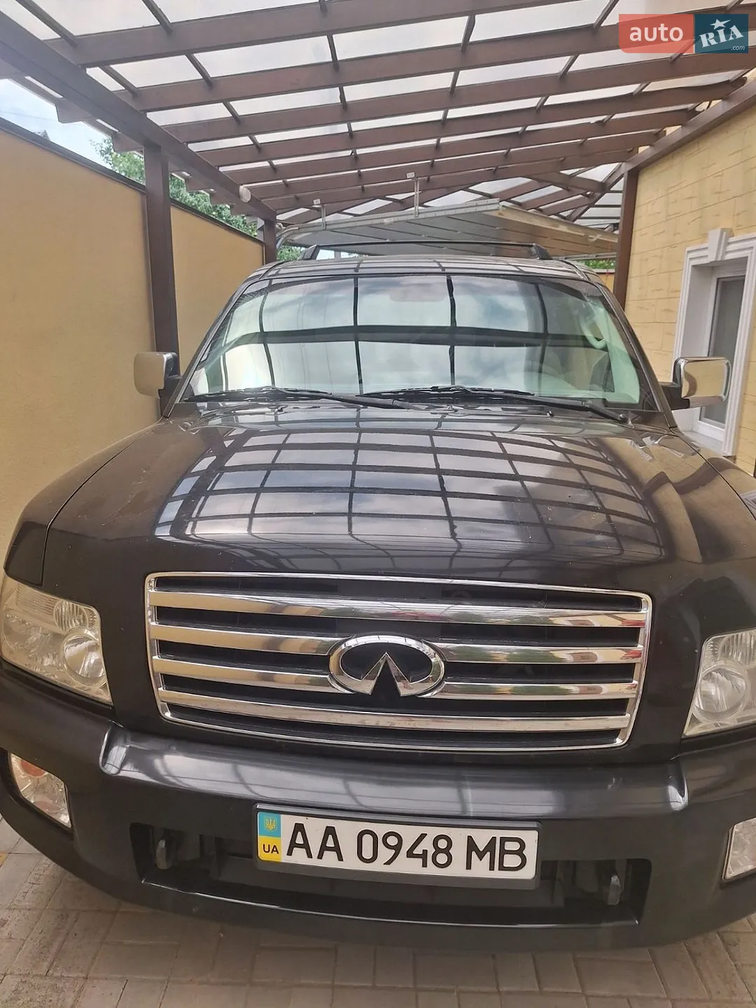 Infiniti QX56, 2005
