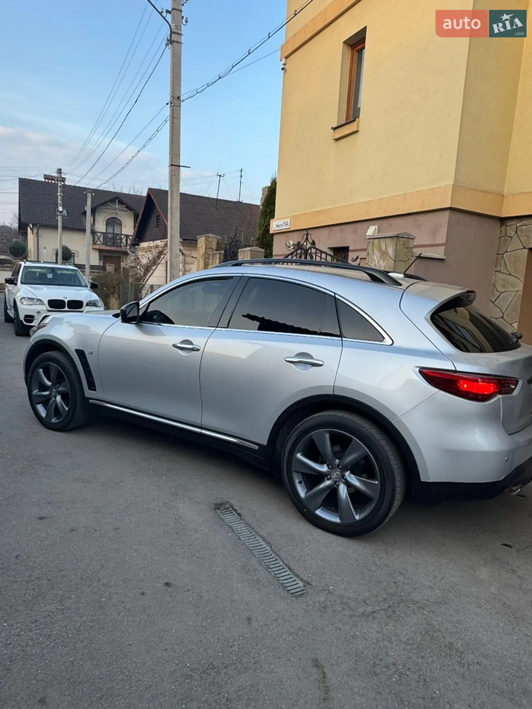 Infiniti QX70, 2013